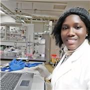Jeune dame professeur (titulaire d'un doctorat en Biochimie) donne des cours particuliers en ligne de biologie, mathématique et physique aux élèves et étudiants. 
Les cours de biologie portent, sans toutefois s'y limiter sur la biochimie, la biologie cell